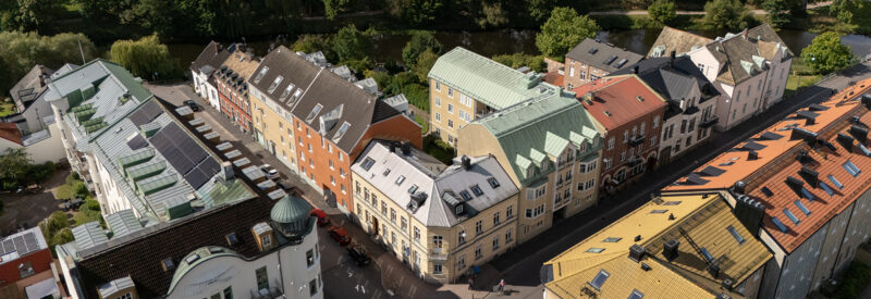 Flygvy över bostadskvarter med äldre bebyggelse